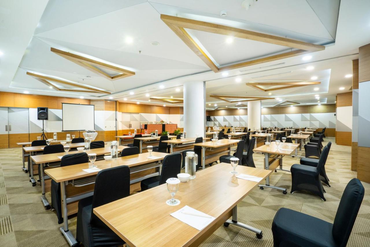 Golden Tulip Pontianak Hotell Eksteriør bilde
