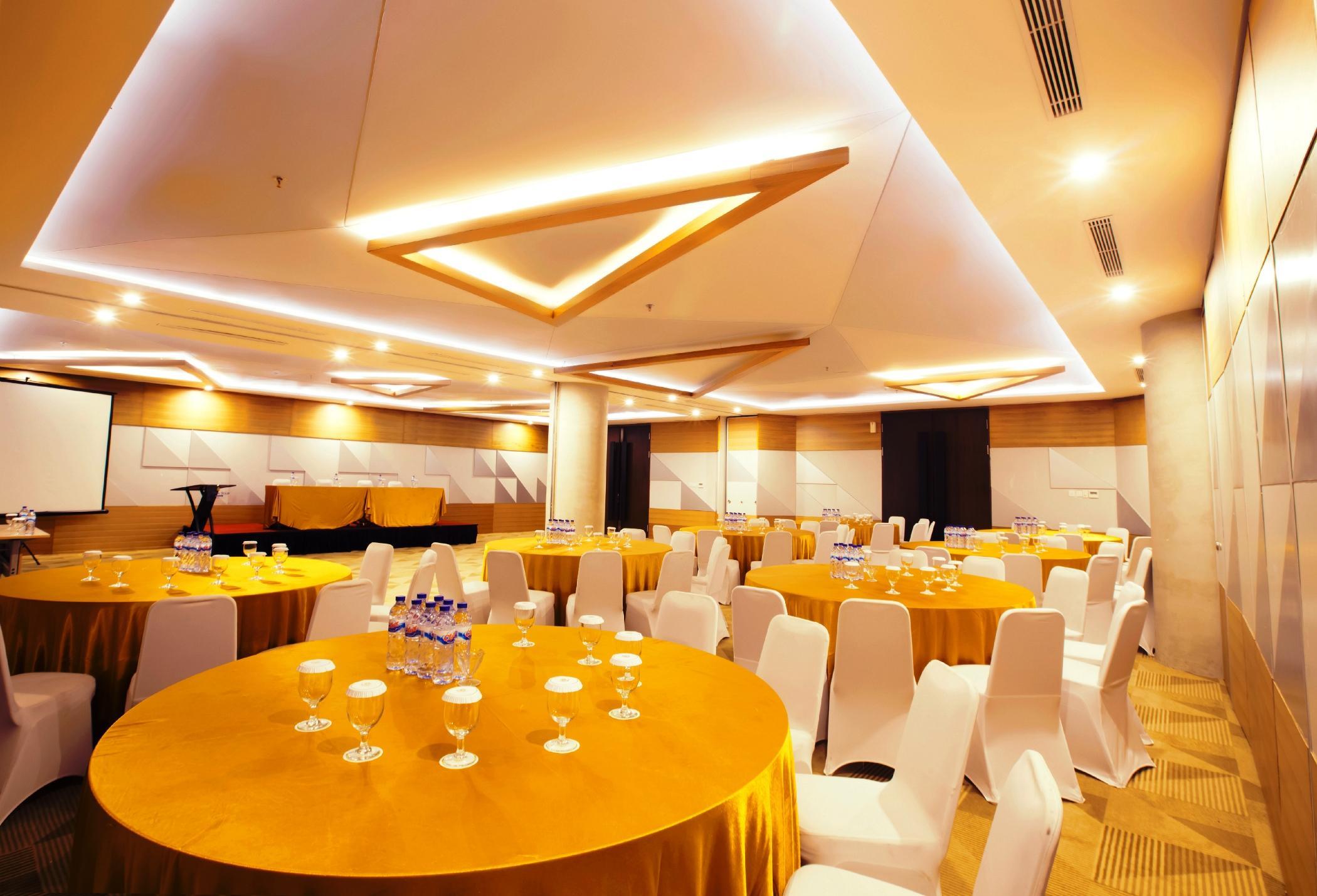 Golden Tulip Pontianak Hotell Eksteriør bilde